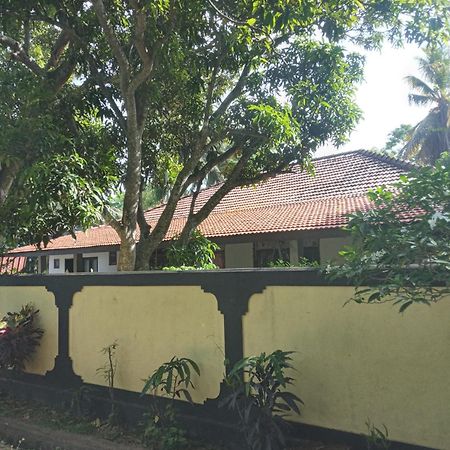 Water Front Home Stay And Resort อนุราธปุระ ภายนอก รูปภาพ