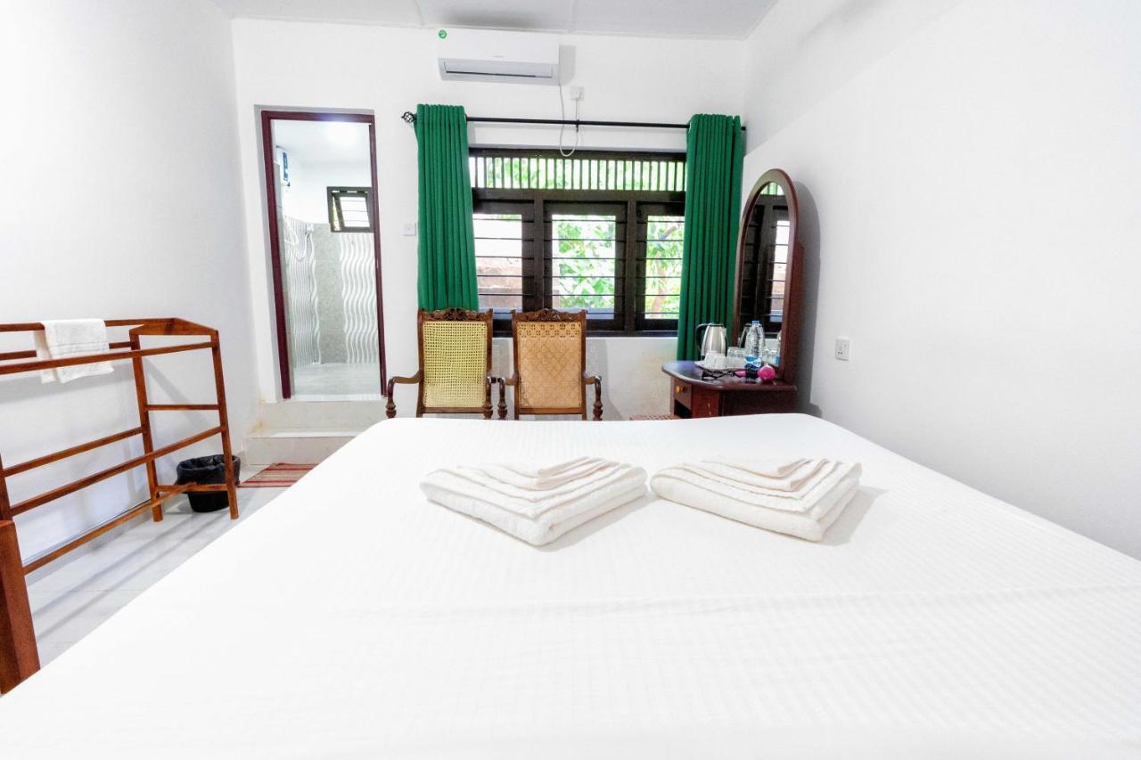 Water Front Home Stay And Resort อนุราธปุระ ภายนอก รูปภาพ