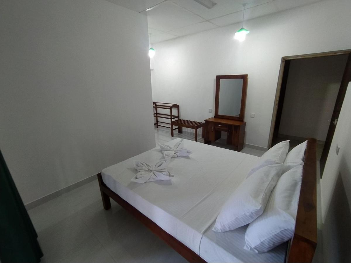 Water Front Home Stay And Resort อนุราธปุระ ภายนอก รูปภาพ