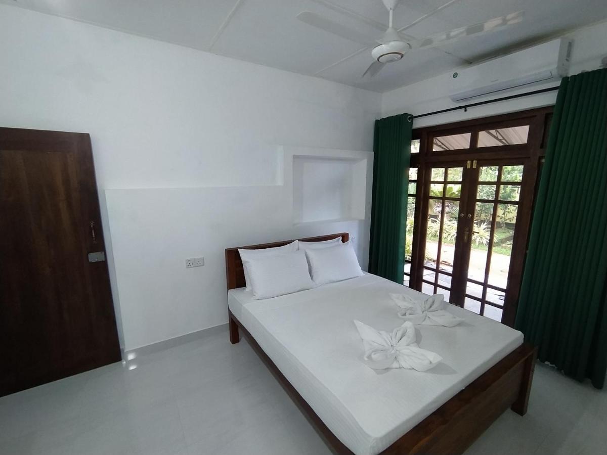 Water Front Home Stay And Resort อนุราธปุระ ภายนอก รูปภาพ