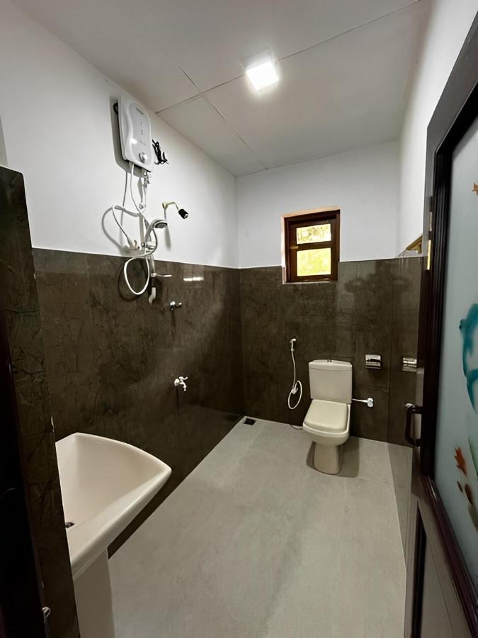 Water Front Home Stay And Resort อนุราธปุระ ภายนอก รูปภาพ