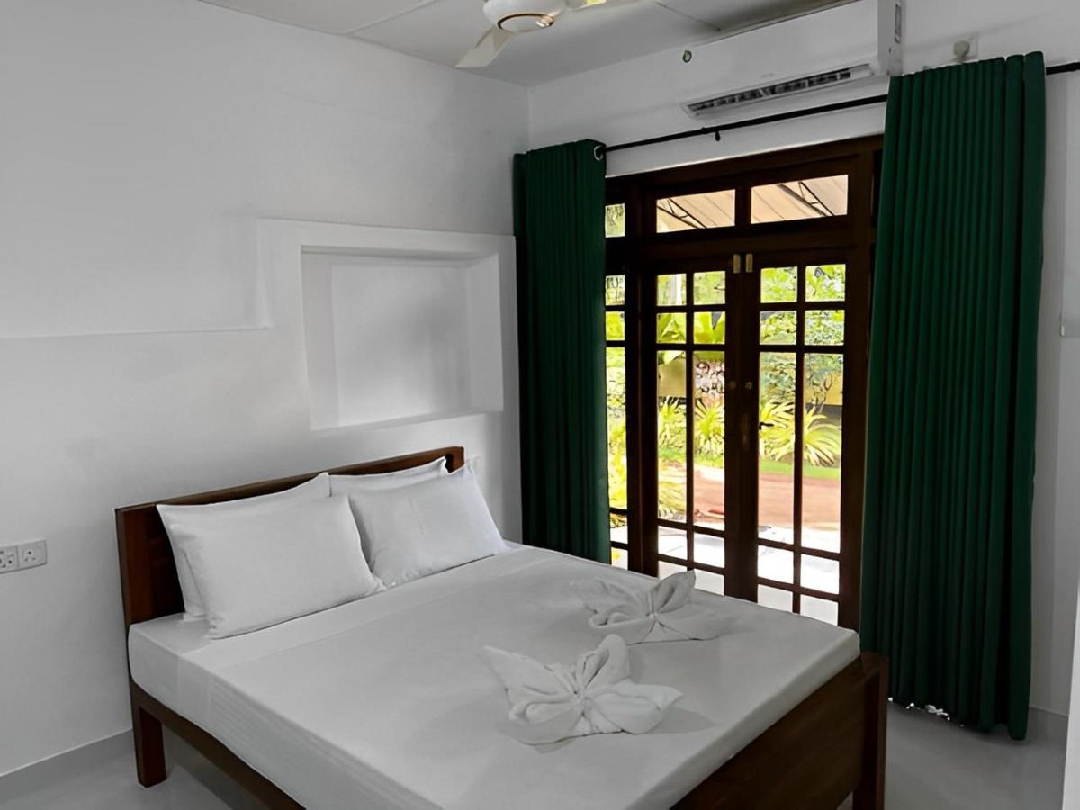 Water Front Home Stay And Resort อนุราธปุระ ภายนอก รูปภาพ