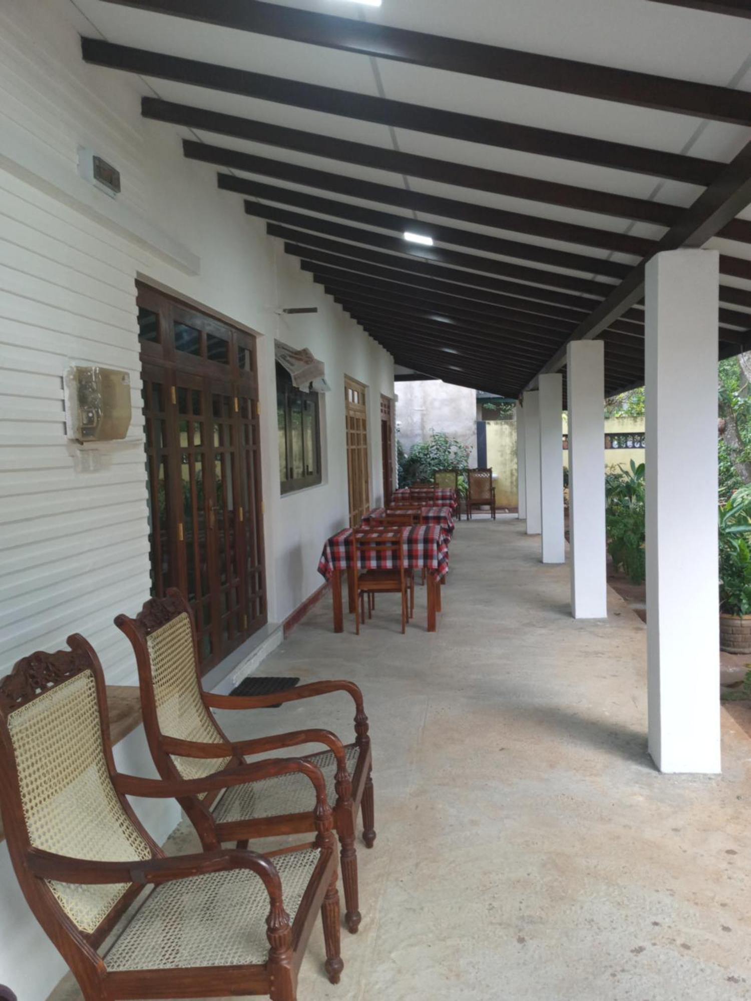 Water Front Home Stay And Resort อนุราธปุระ ภายนอก รูปภาพ