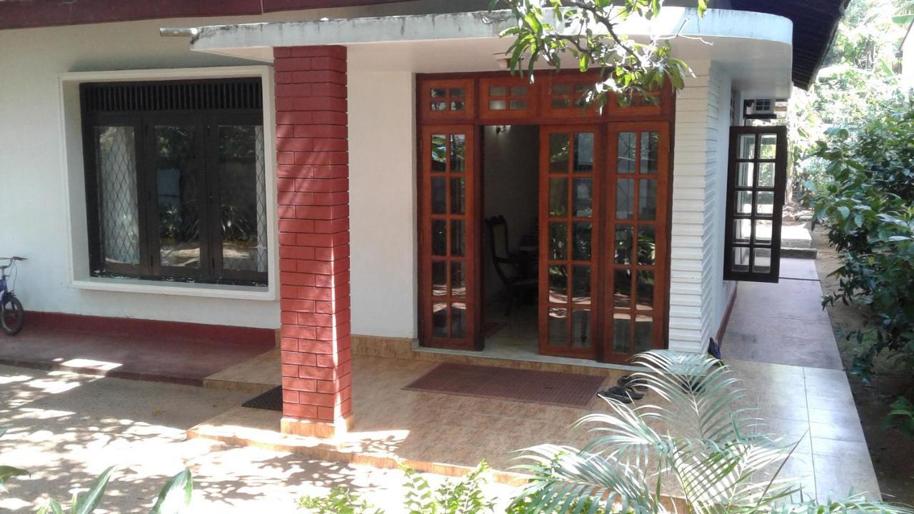 Water Front Home Stay And Resort อนุราธปุระ ภายนอก รูปภาพ