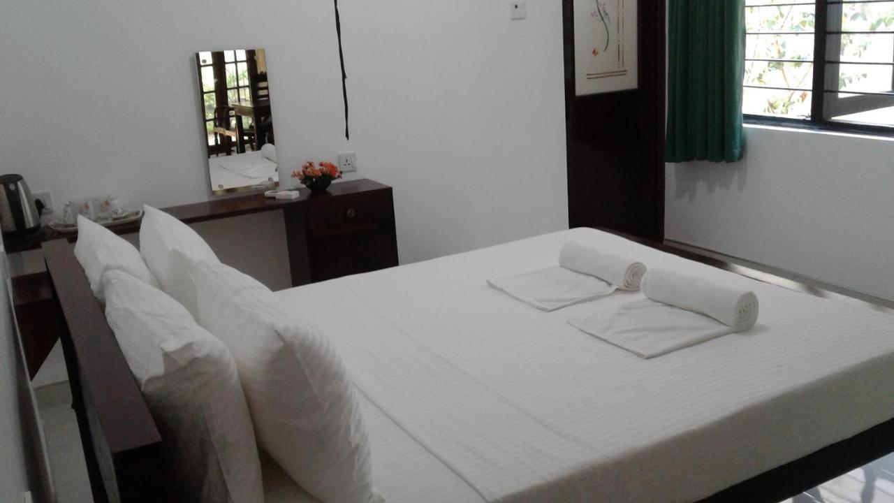 Water Front Home Stay And Resort อนุราธปุระ ภายนอก รูปภาพ