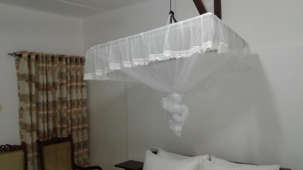 Water Front Home Stay And Resort อนุราธปุระ ภายนอก รูปภาพ