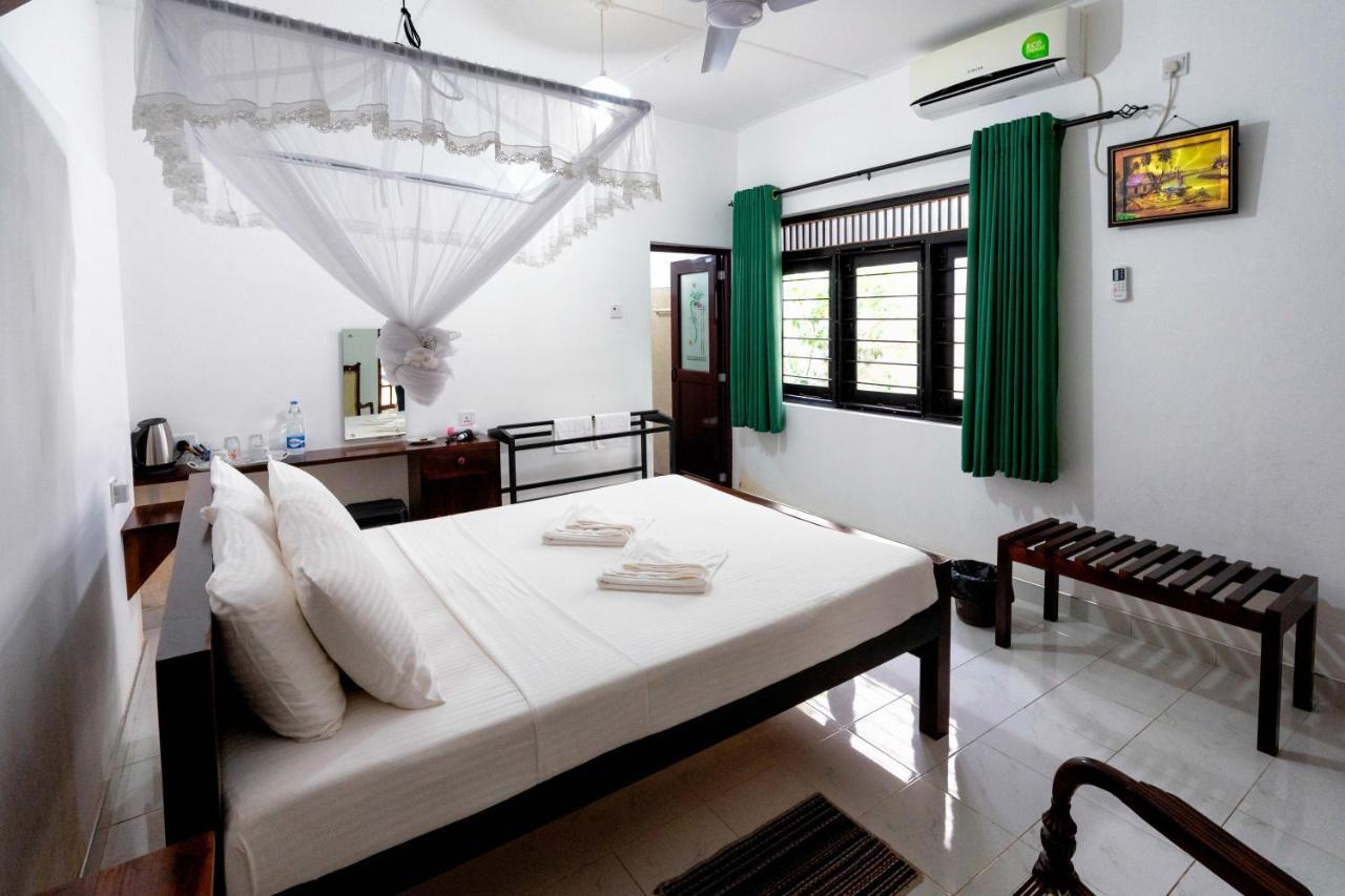 Water Front Home Stay And Resort อนุราธปุระ ภายนอก รูปภาพ